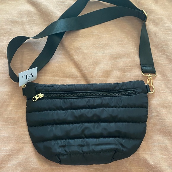 Handbags - Black crossbody bag